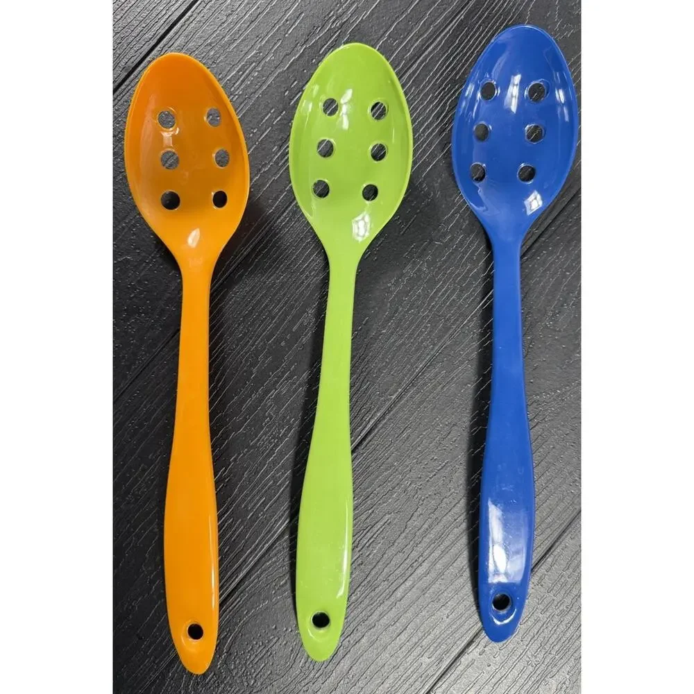 Unbranded melamine serving